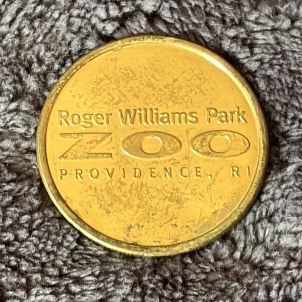 Commerative large/dollar size heavy medal/token Token Roger William Zoo RI